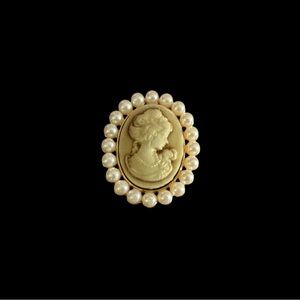Elegant Cameo Brooch with Pearl Accents Trendy 2026 NWT